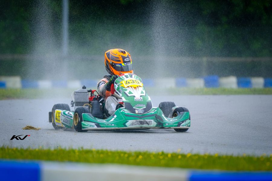 Kenzo Vernhes en piste, karting